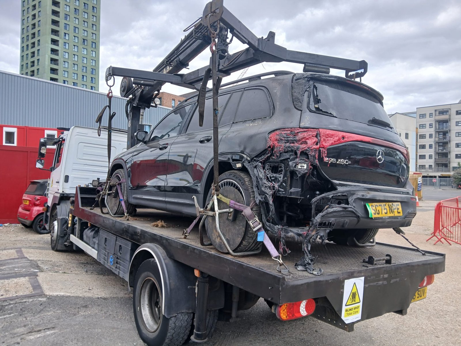 Damage Free Lifting Service by K N SONS RECOVERY